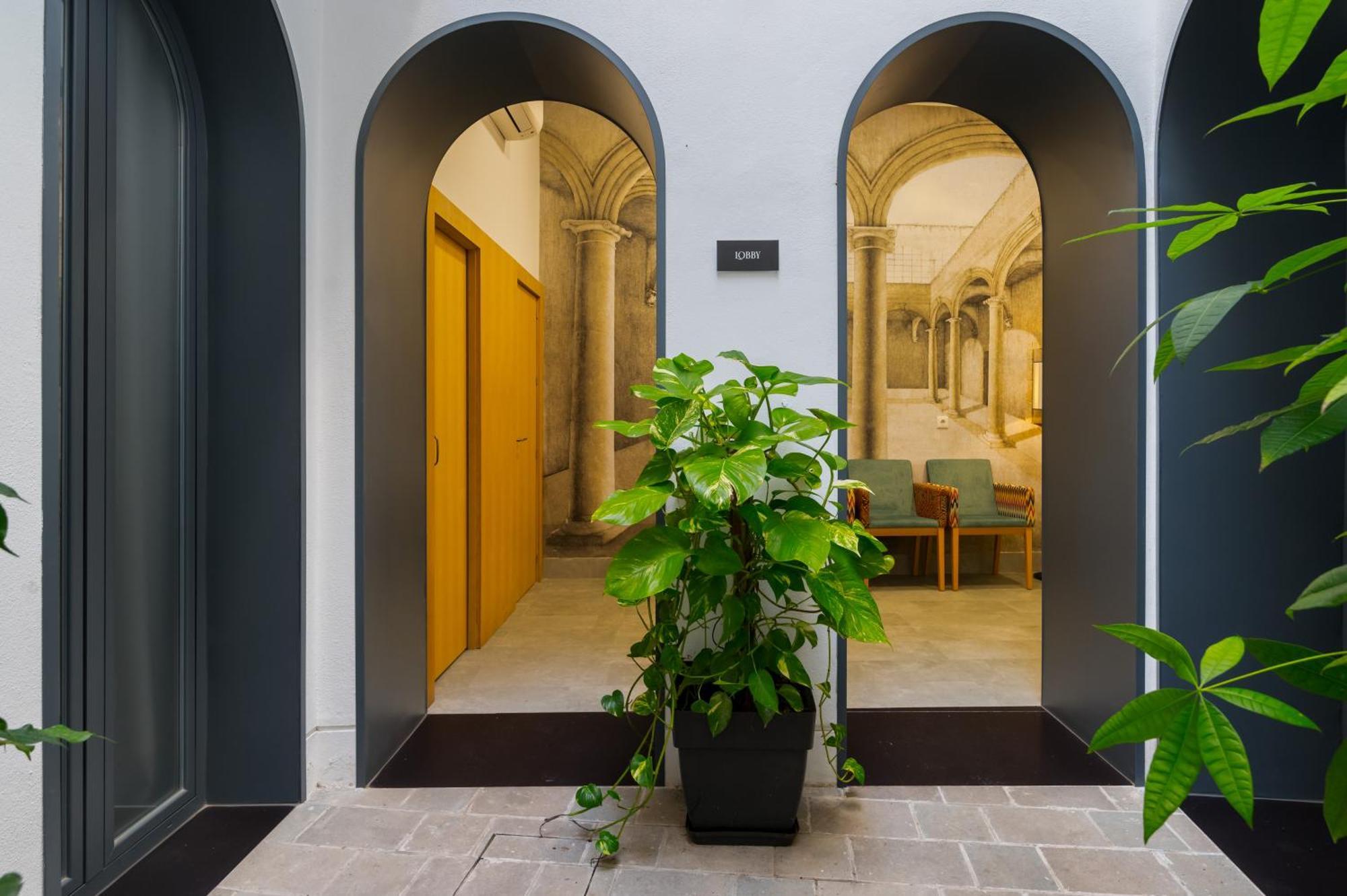 Posada De Los Venerables Seville Luaran gambar